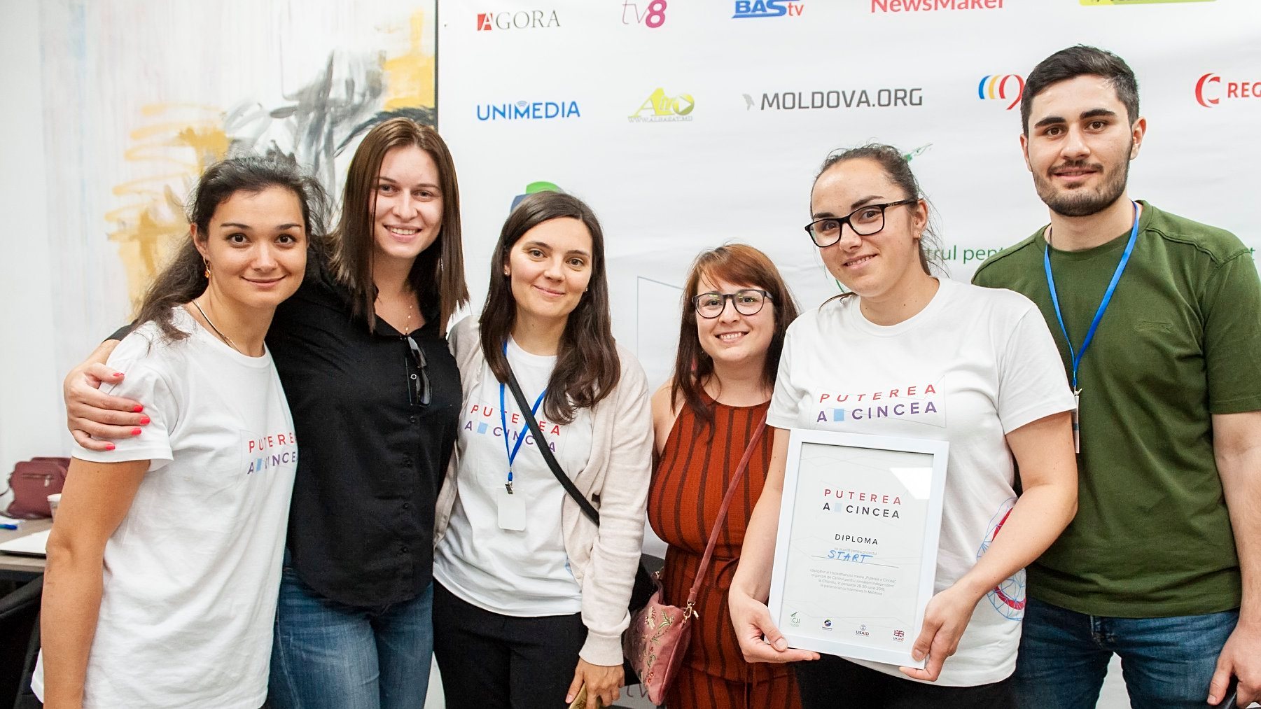Studentele ȘSAJ, printre câștigătorii Hackathonului media Puterea a cincea, organizat de CJI