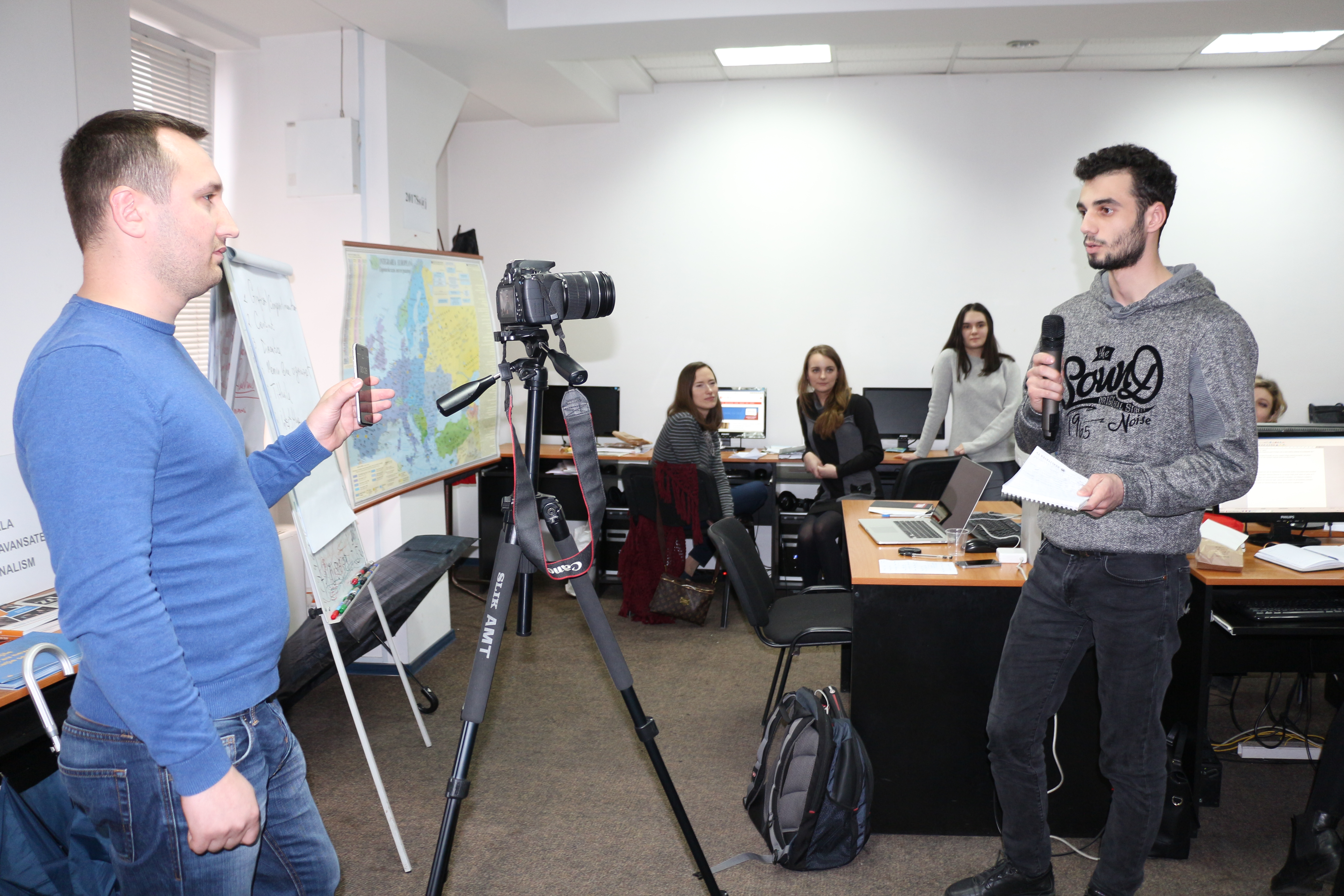 În premieră, studenții ȘSAJ au testat elementele jurnalismului digital în redacția de știri AGORA
